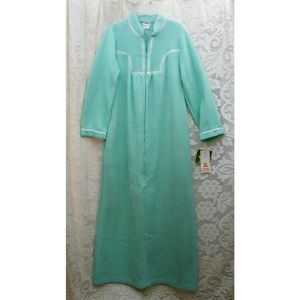 Vintage 1970s Montgomery Ward Plush Fleece Nightgown Front Zip New With Tags